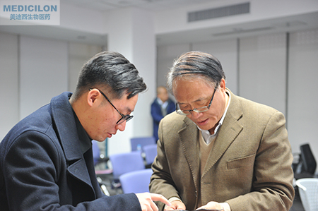 玩彩网临床前副总裁顾性初博士为与会者答疑解惑