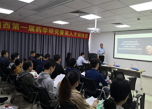 玩彩网人力资源总监陈西岳